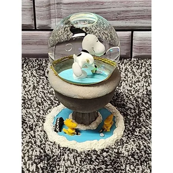 Peanuts Snoopy Water Snow Globe Figure WESTLAND Ice hockey - Picture 2 of 7
